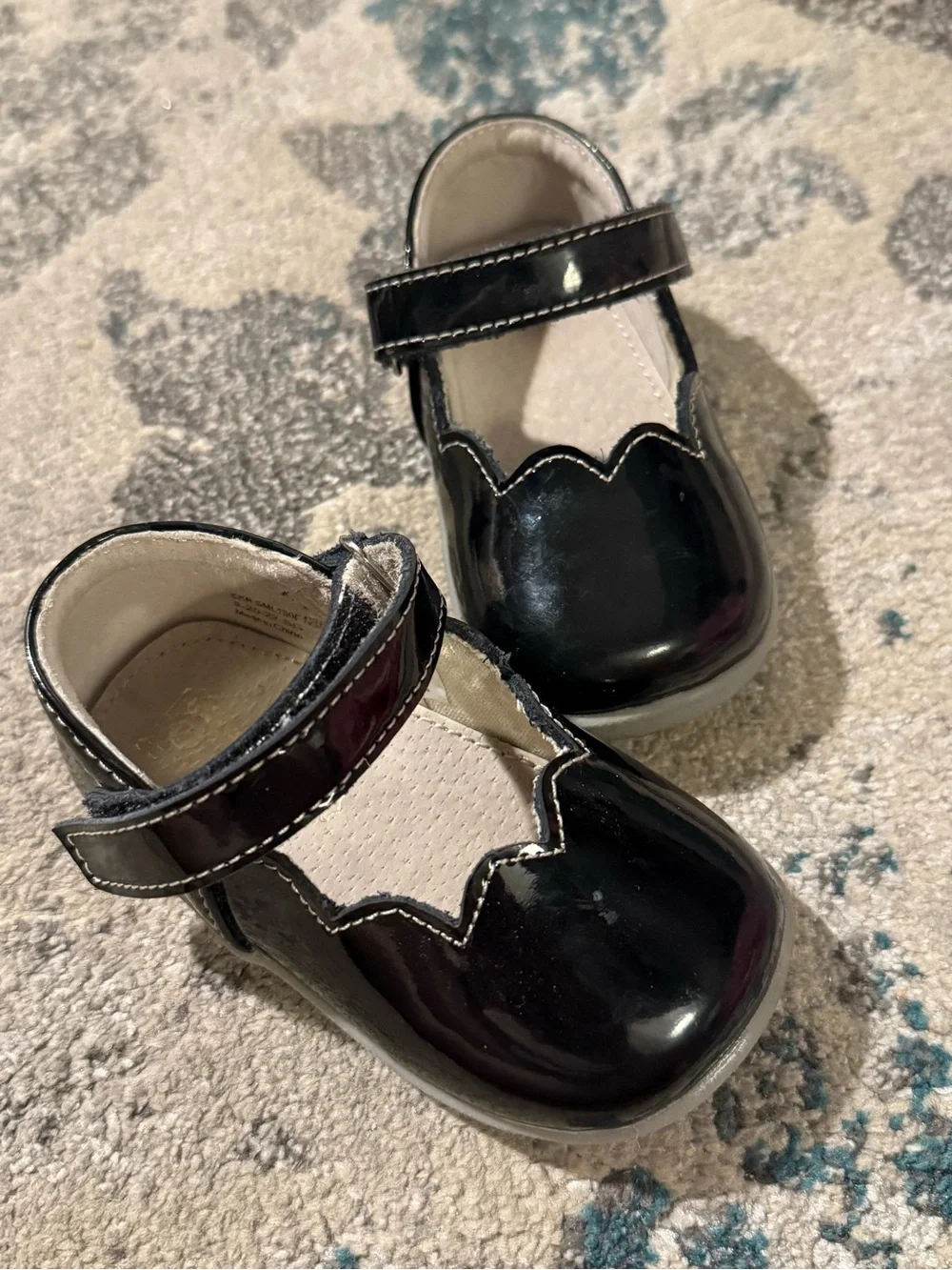 See Kai Run patent leather Mary Janes